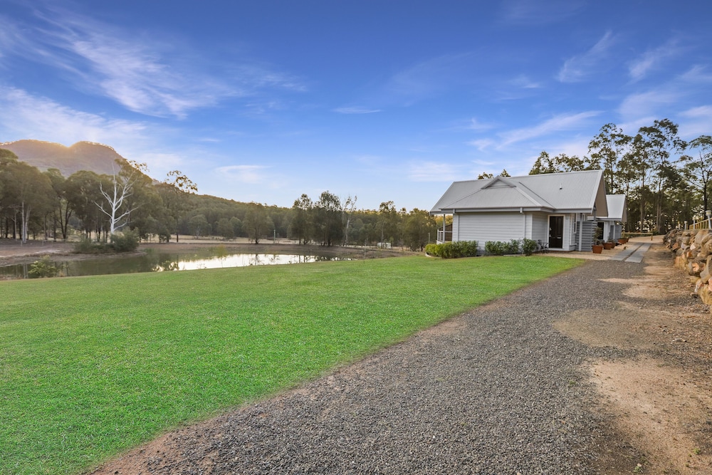 Brokenback Views Country Estate