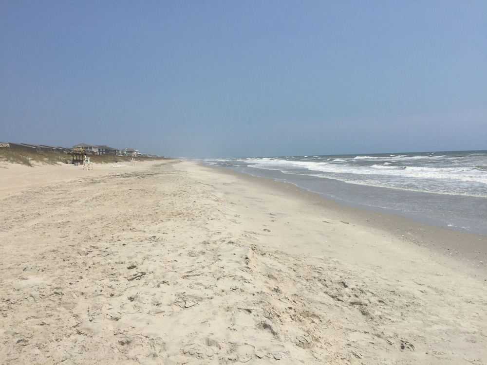 Beautiful Bogue Shores 1st Floor Studio with Beach & Sound Access in