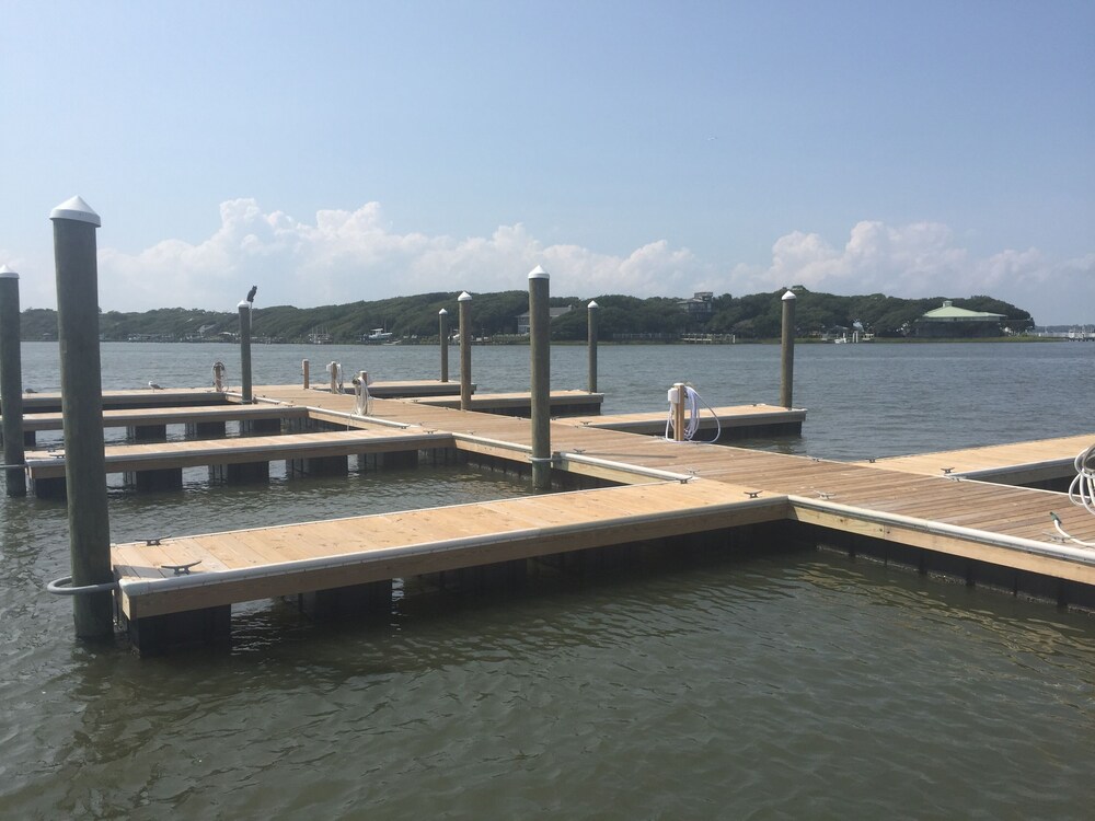 Beautiful Bogue Shores Studio Condo with Beach & Sound Access in