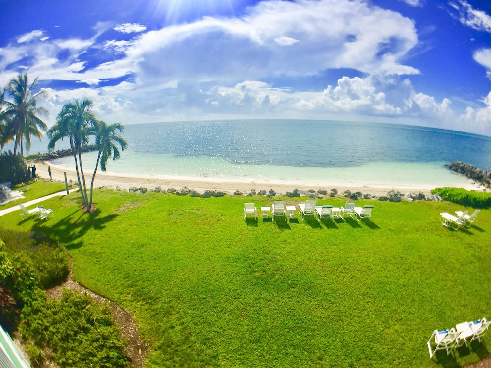 One of the Best Private Beaches in US! Great Location fun activitiesFast Wifi!, Key Colony