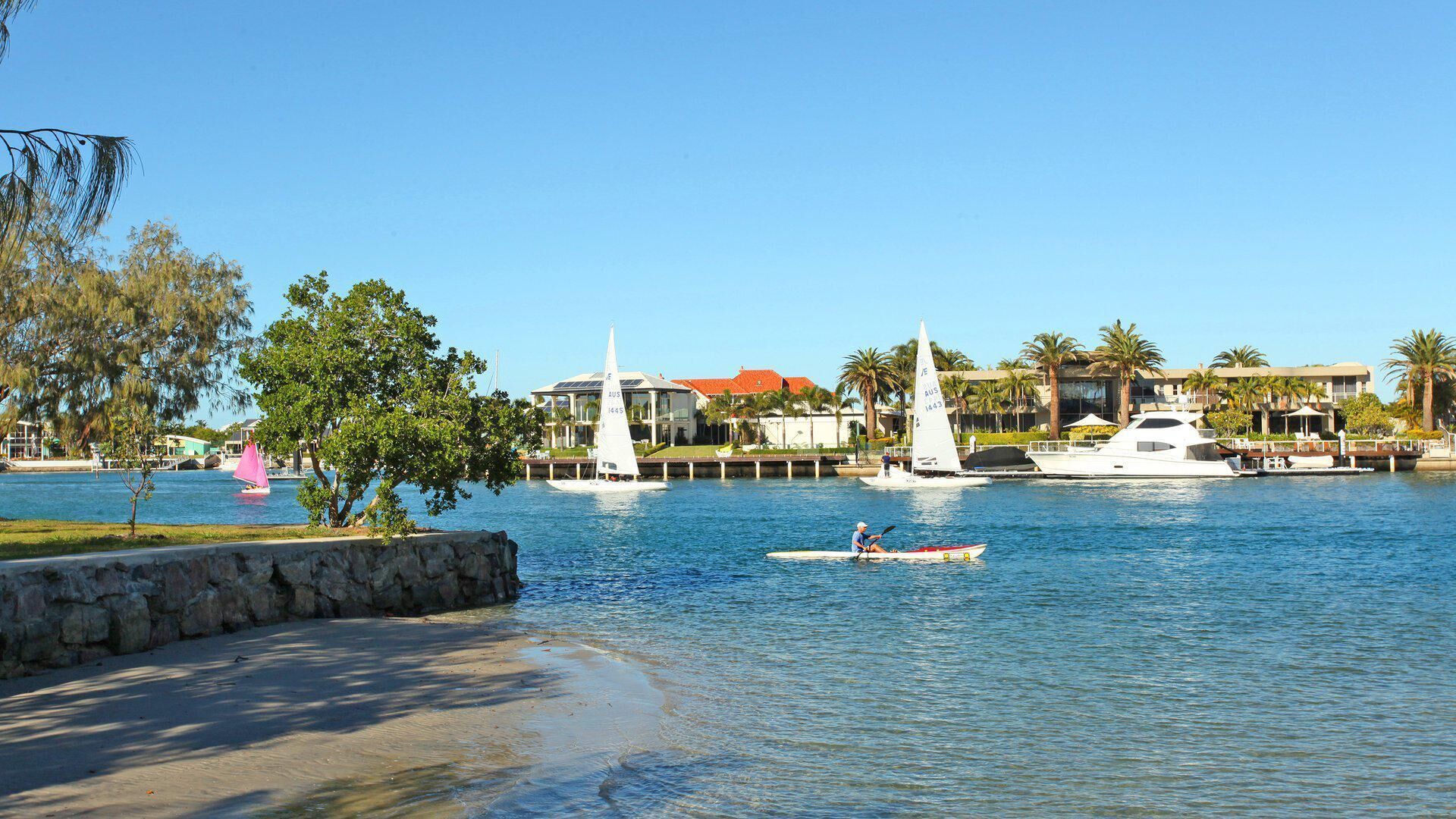 Little Hill 3 - River Side 2 Bedroom Apartment  across the road to  the beach