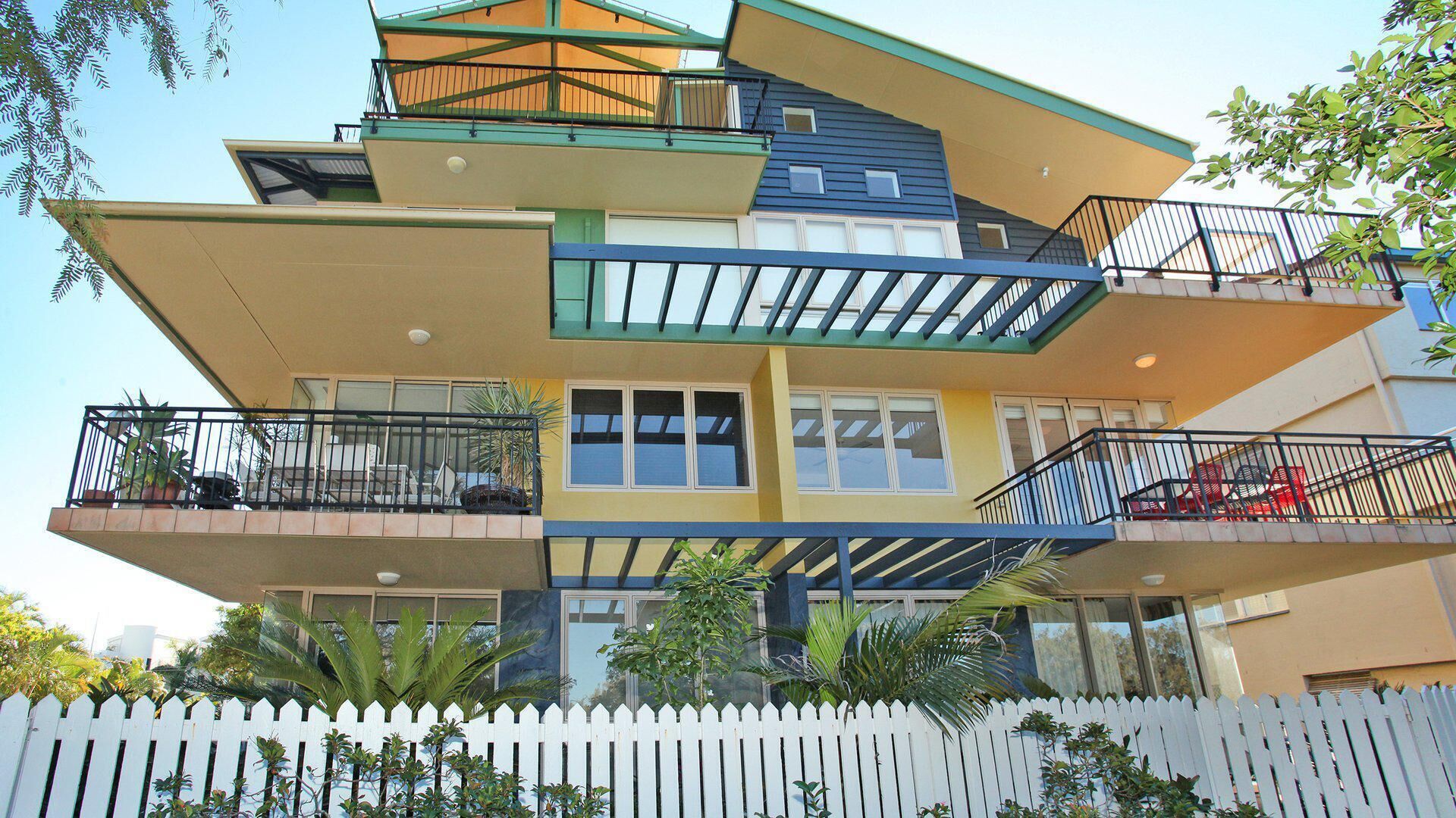 Little Hill 3 - River Side 2 Bedroom Apartment  across the road to  the beach