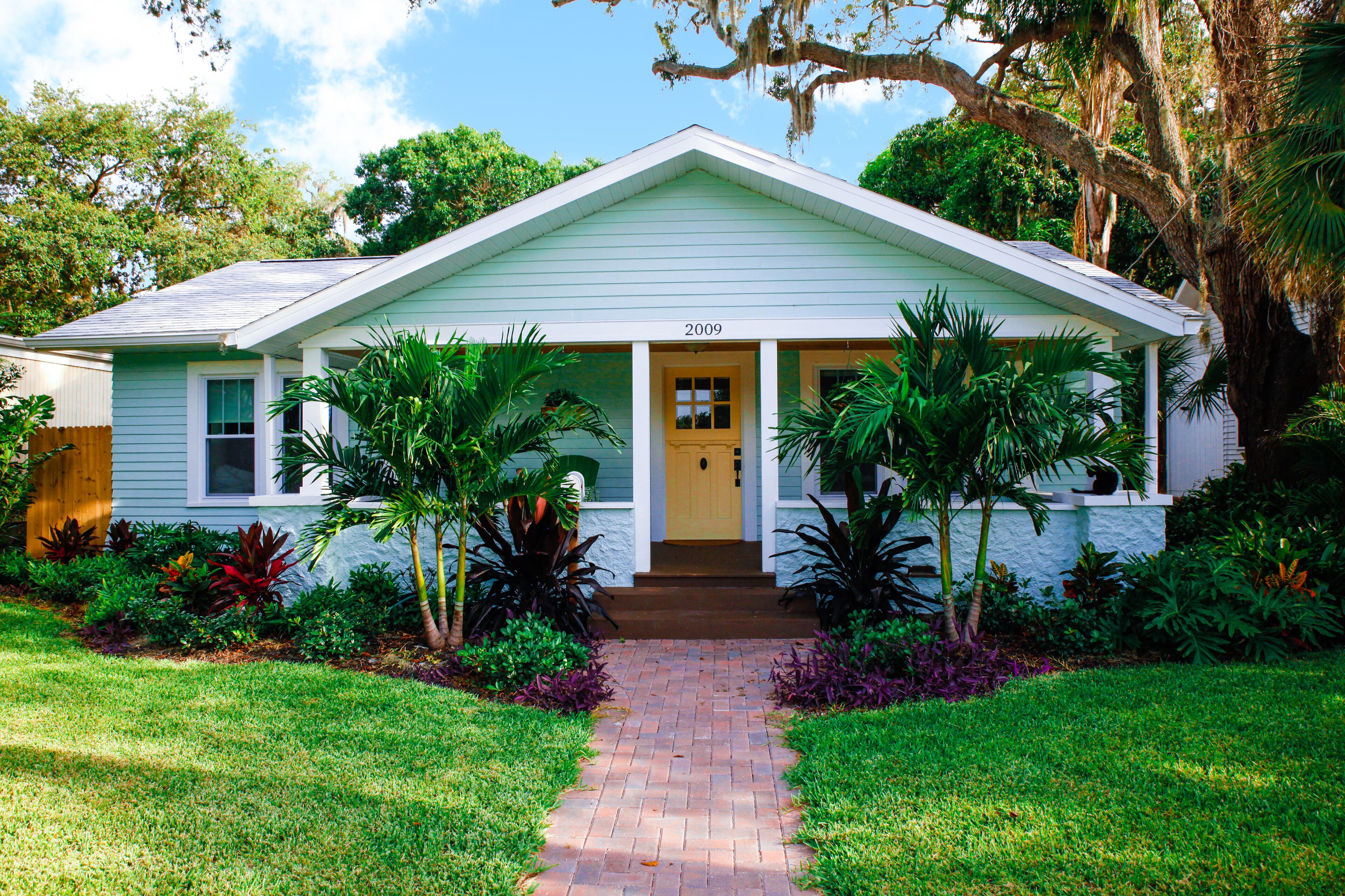 Charming Vintage Bungalow Close To Golf Img Academy And Anna Maria Island 2021 Room Prices Deals Reviews Expedia Com