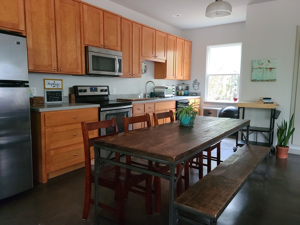 6 acres of Texas forest for the perfect retreat next to Lake Aquilla