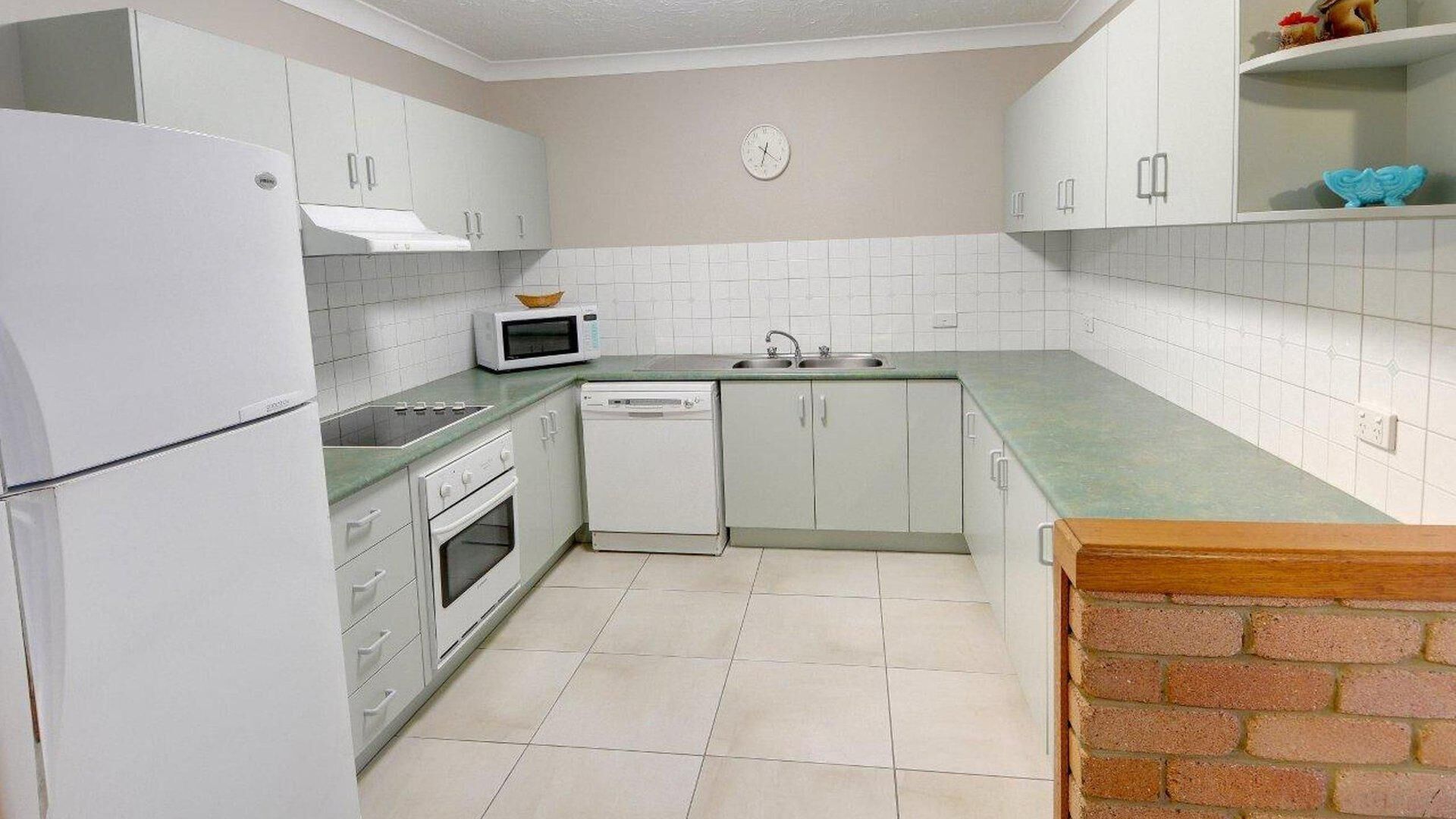 Illawong 2 - Two Bedroom Beachfront Budget Accommodation in Illawong Inn