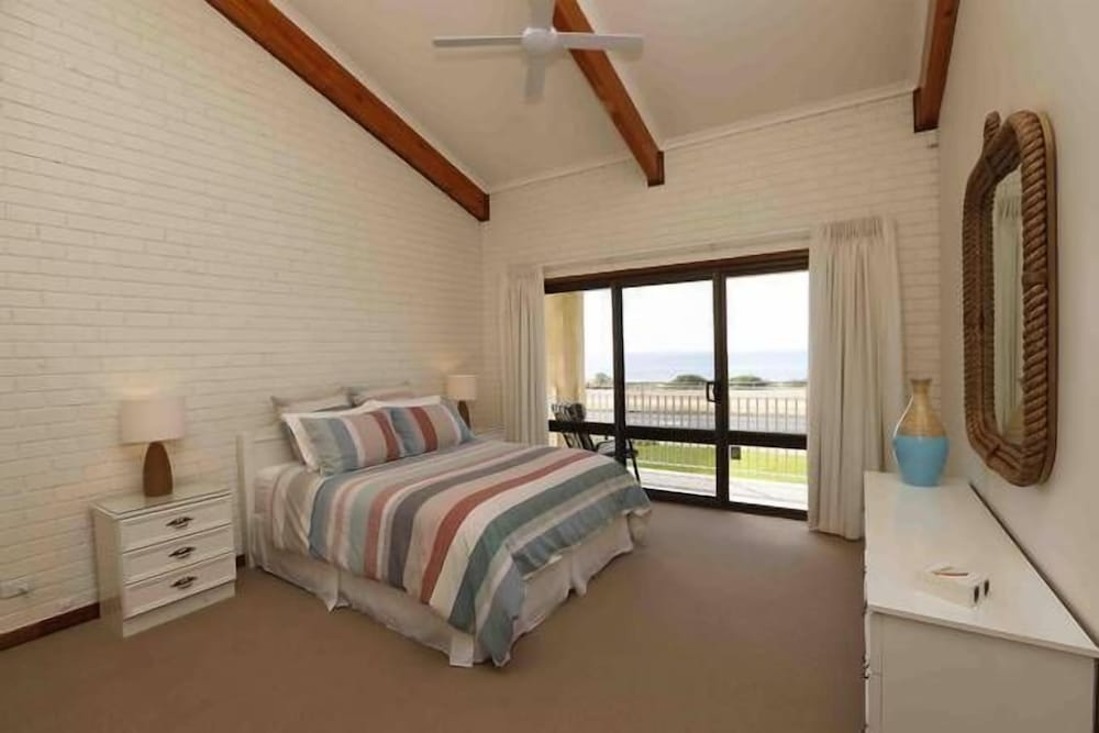 Villa Nashwauk - Aldinga Beach Getaways, an Esplanade Oceanfront Property