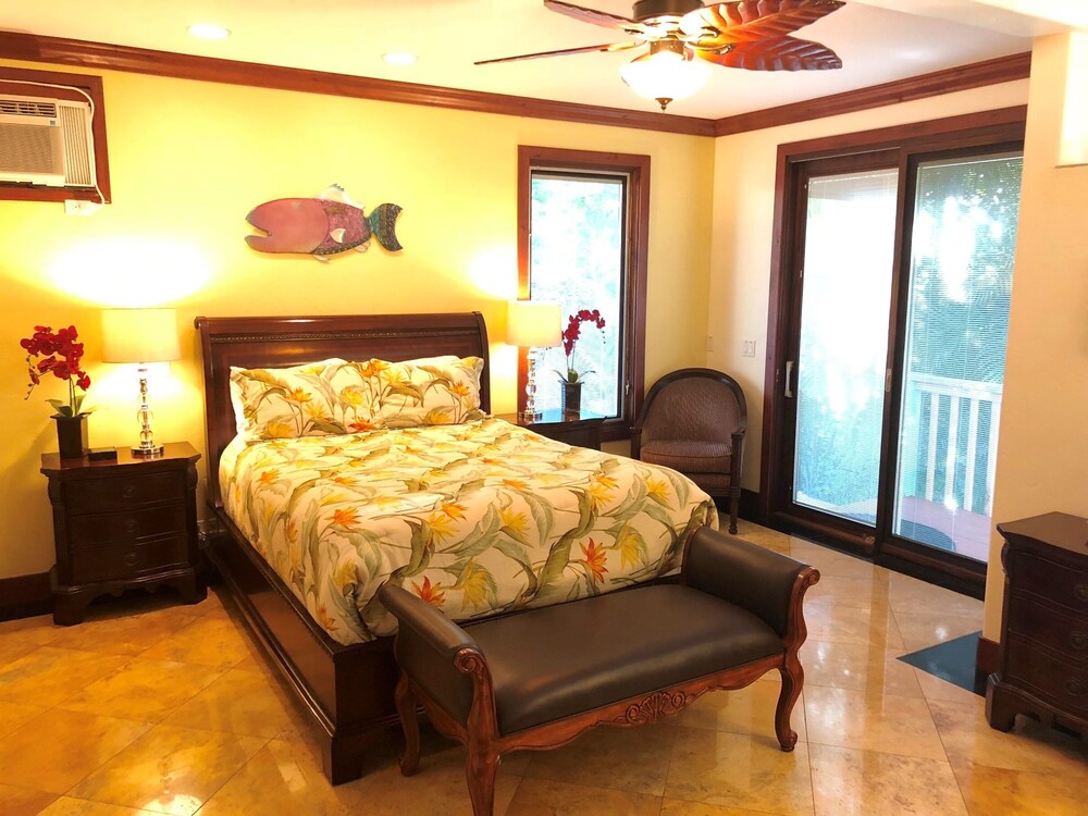 Beach Villa With Large Pool, Perfect for Kiters & Windsurfers, Families in Kahului, United States