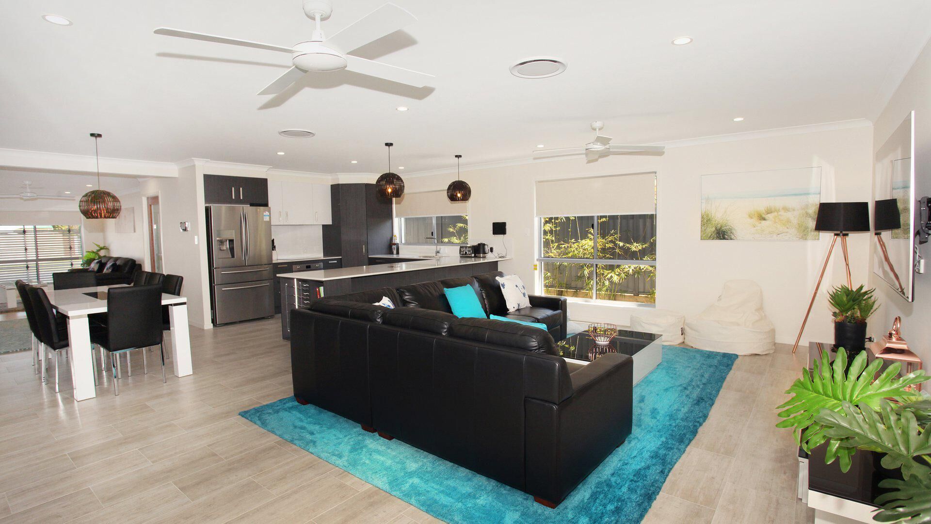 Palm Drive 95 - 4 Bedroom House with Pool+ BBQ+ Wifi+ Netflix in Mooloolaba