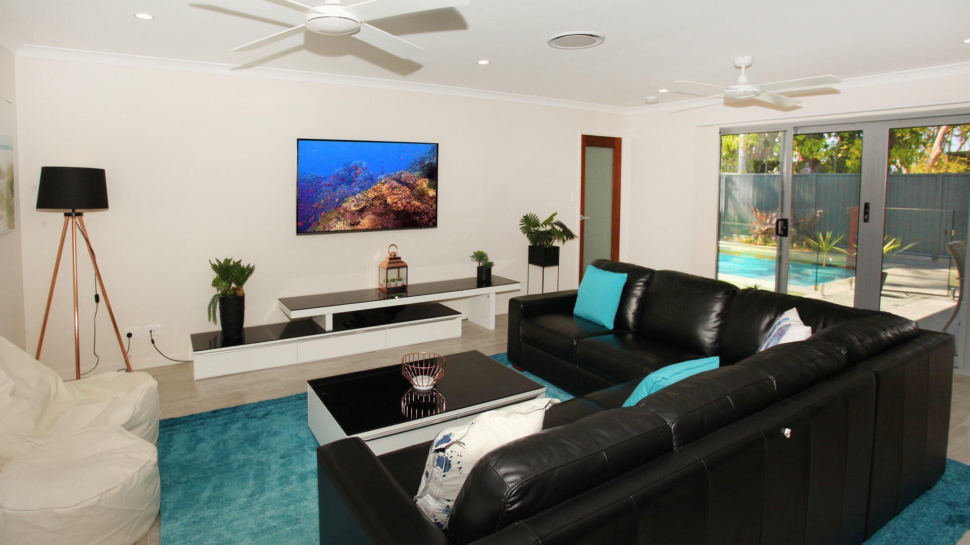 Palm Drive 95 - 4 Bedroom House with Pool+ BBQ+ Wifi+ Netflix in Mooloolaba