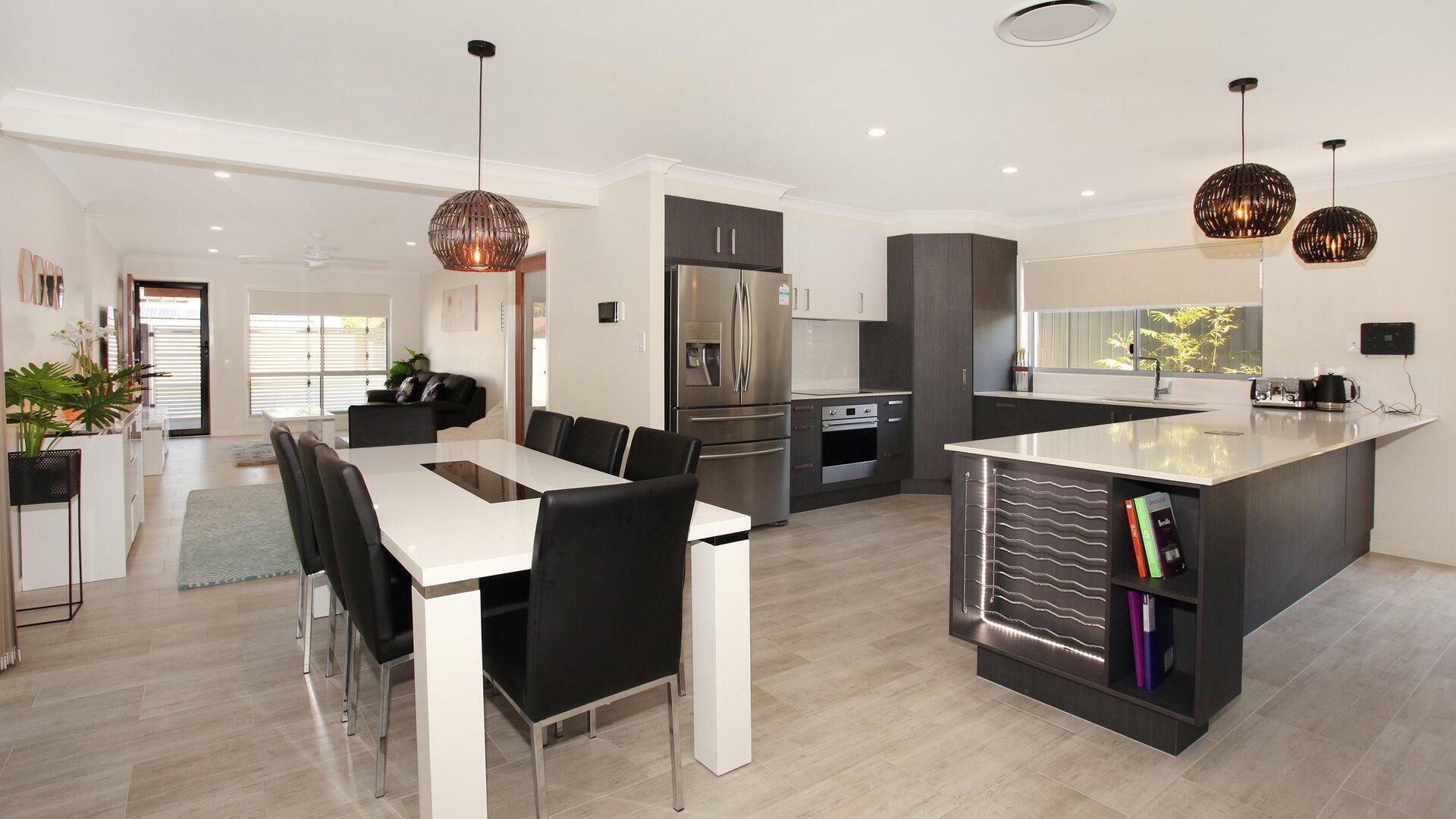 Palm Drive 95 - 4 Bedroom House with Pool+ BBQ+ Wifi+ Netflix in Mooloolaba