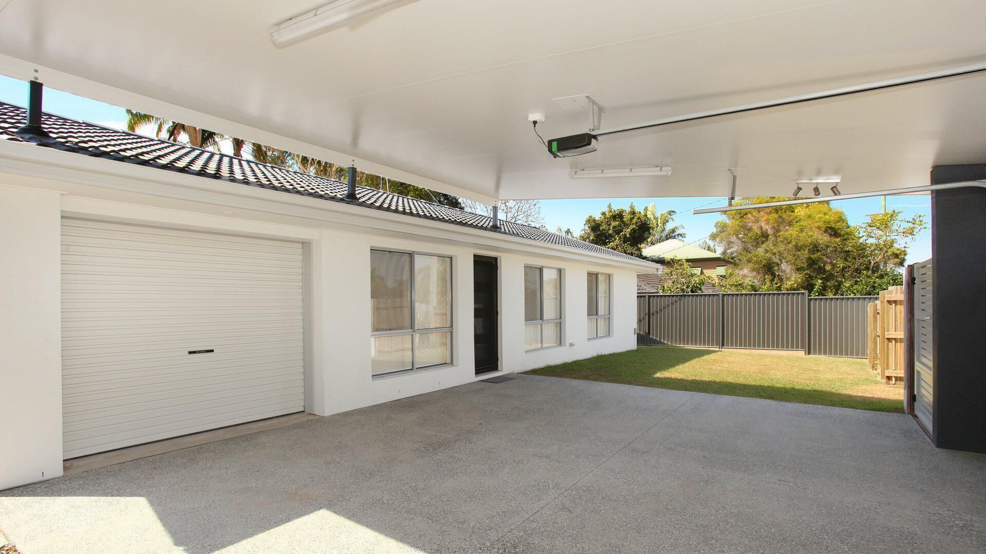 Palm Drive 95 - 4 Bedroom House with Pool+ BBQ+ Wifi+ Netflix in Mooloolaba