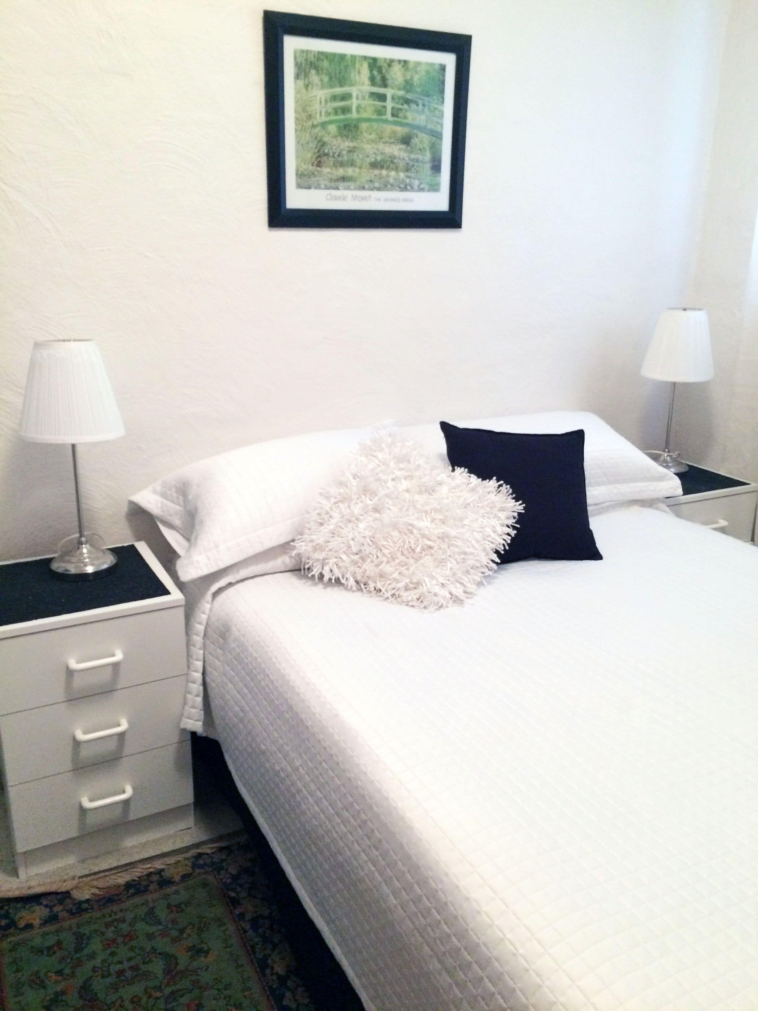 Quality 2 Bedroom First Floor Apartment Next to UWA With Free Wi-fi