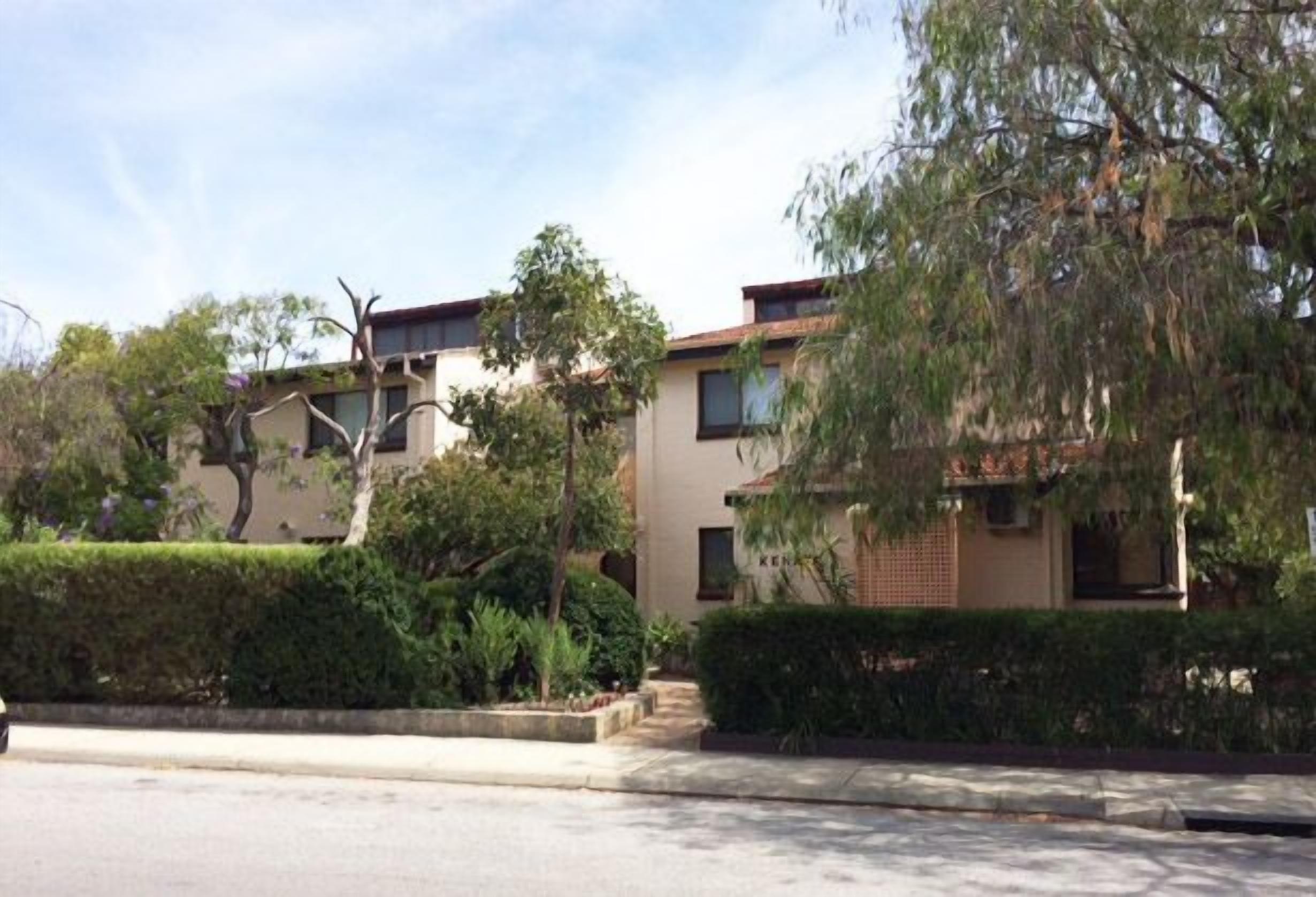 Quality 2 Bedroom First Floor Apartment Next to UWA With Free Wi-fi