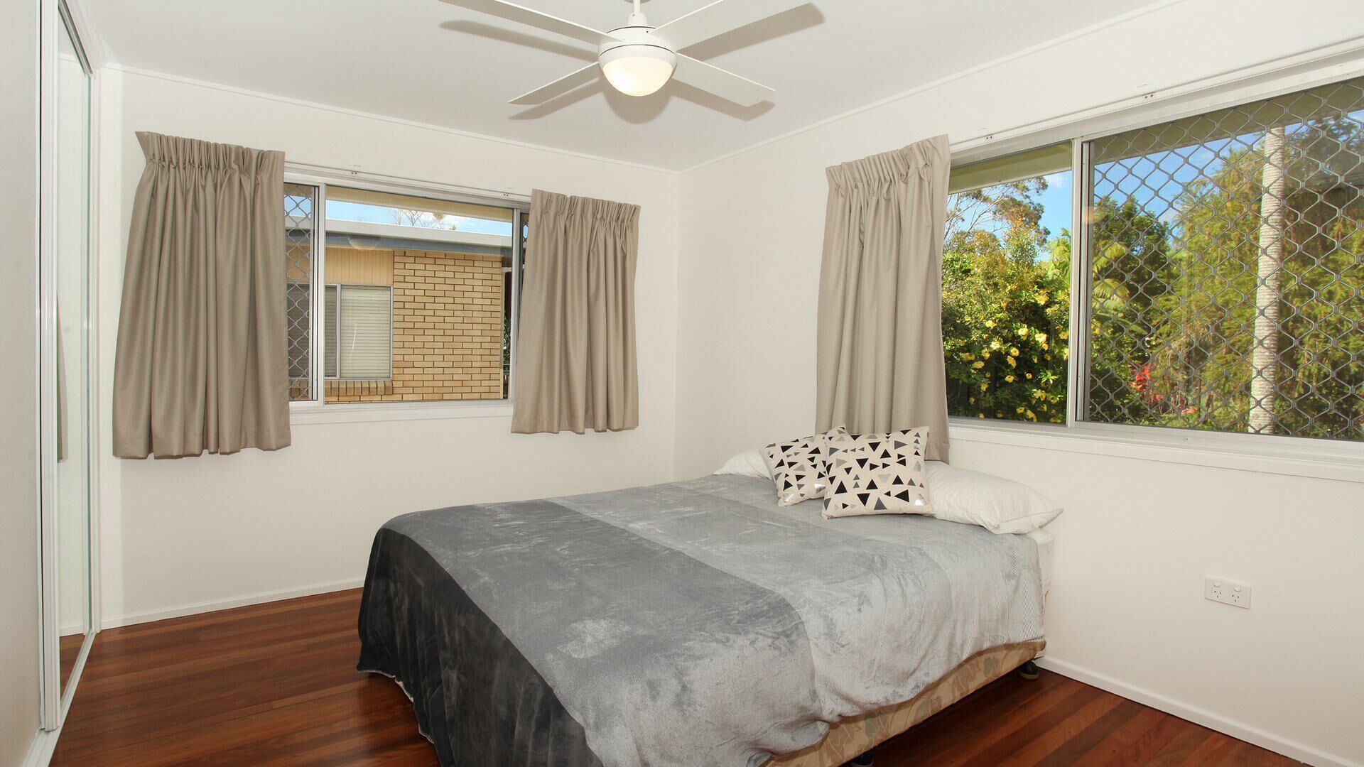 Oloway 40 - 2 Bedroom Pet Friendly House with Free Wifi!