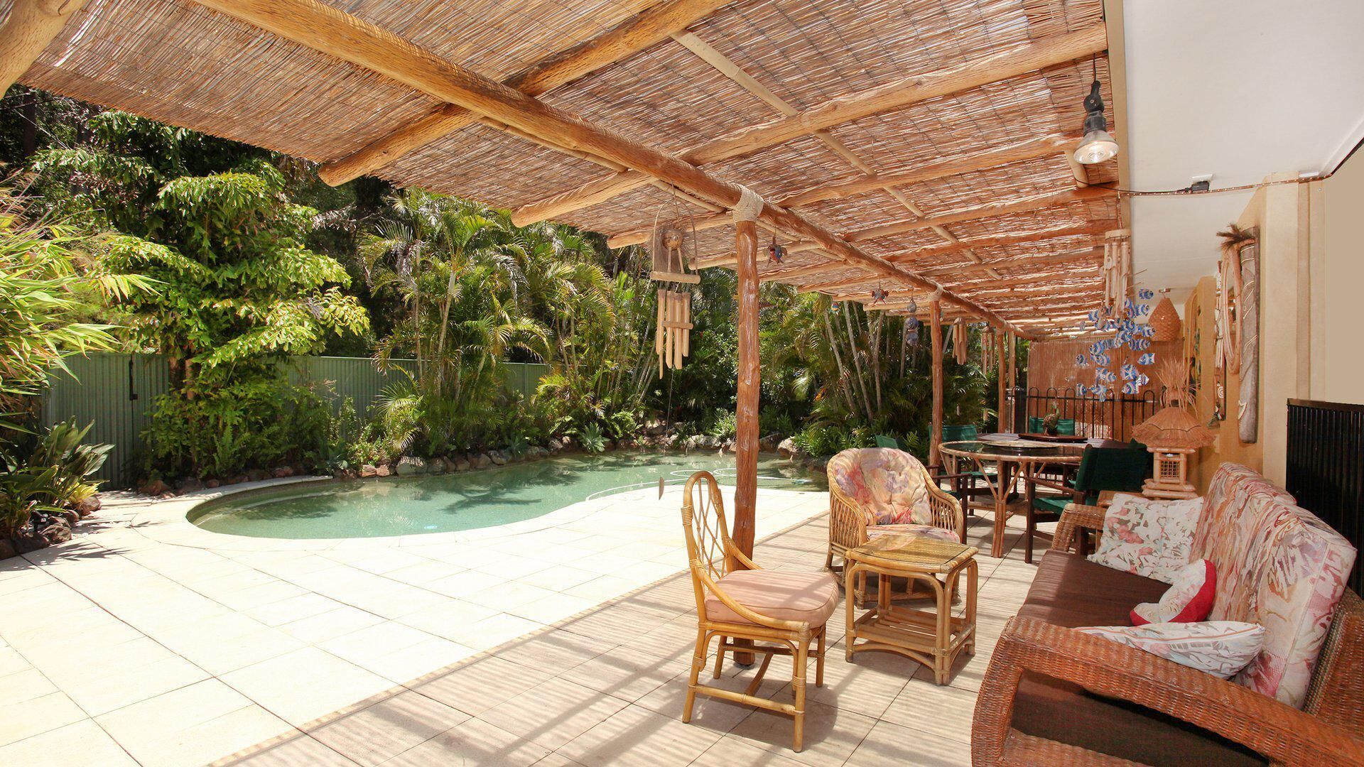 Okinja 71 - Hawaiian Escape on the Sunshine Coast!