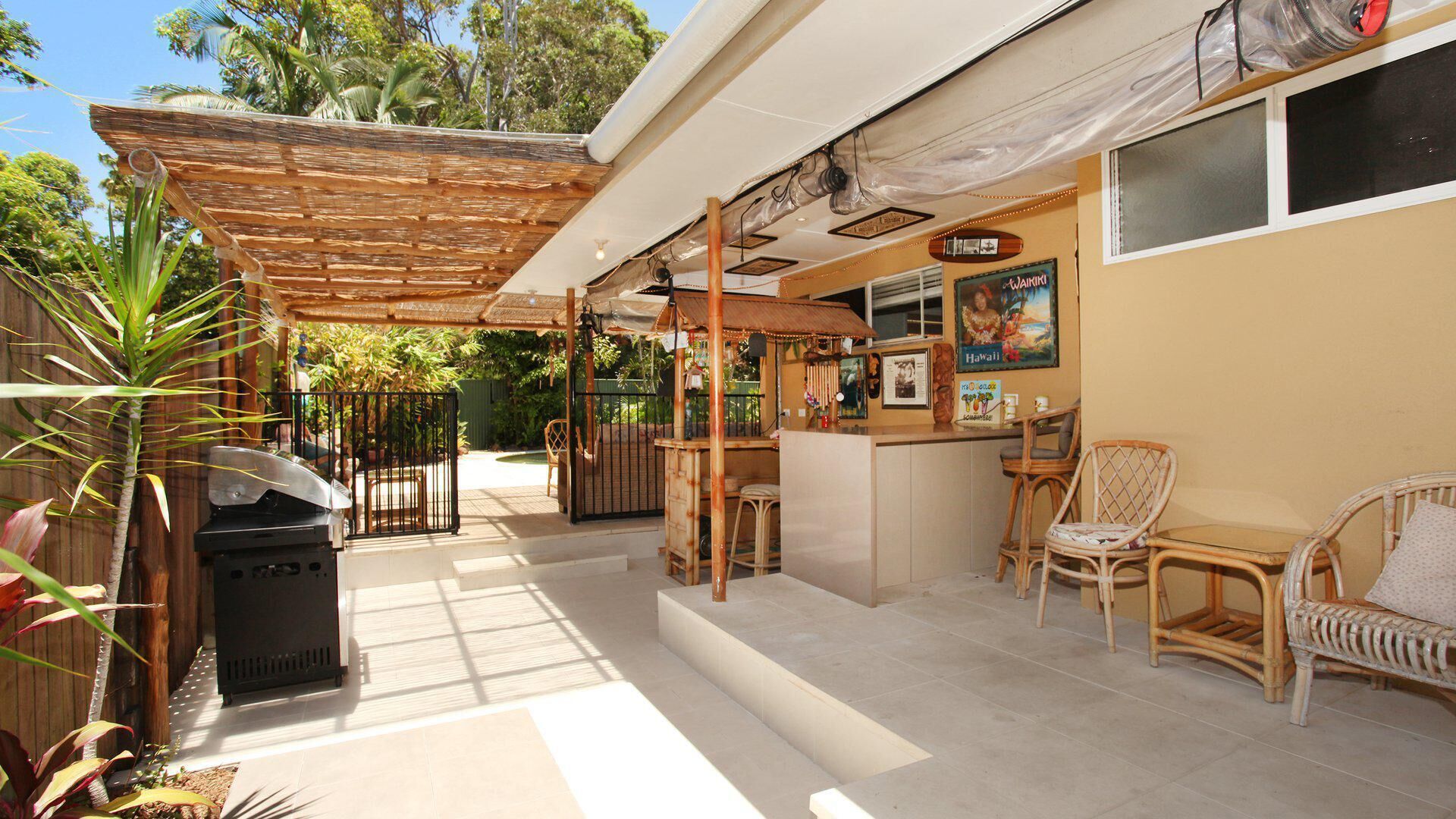 Okinja 71 - Hawaiian Escape on the Sunshine Coast!