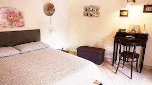 2 bedrooms, Internet, linens