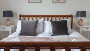 2 bedrooms, premium bedding, iron/ironing board, free WiFi