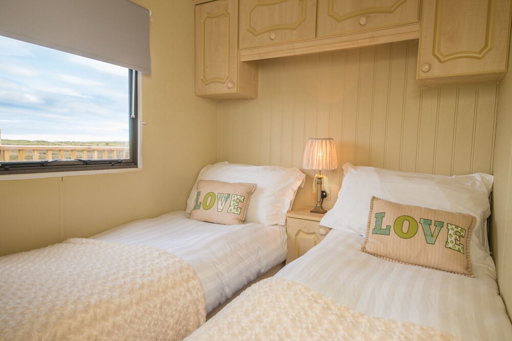 Estuary View Caravans Near Alnmouth Upper Deck 3 bedrooms/sleeps 2