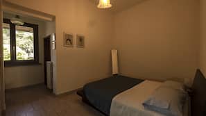 1 camera, biancheria da letto di alta qualità, una scrivania