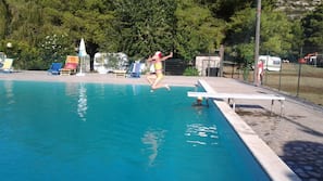 2 outdoor pools