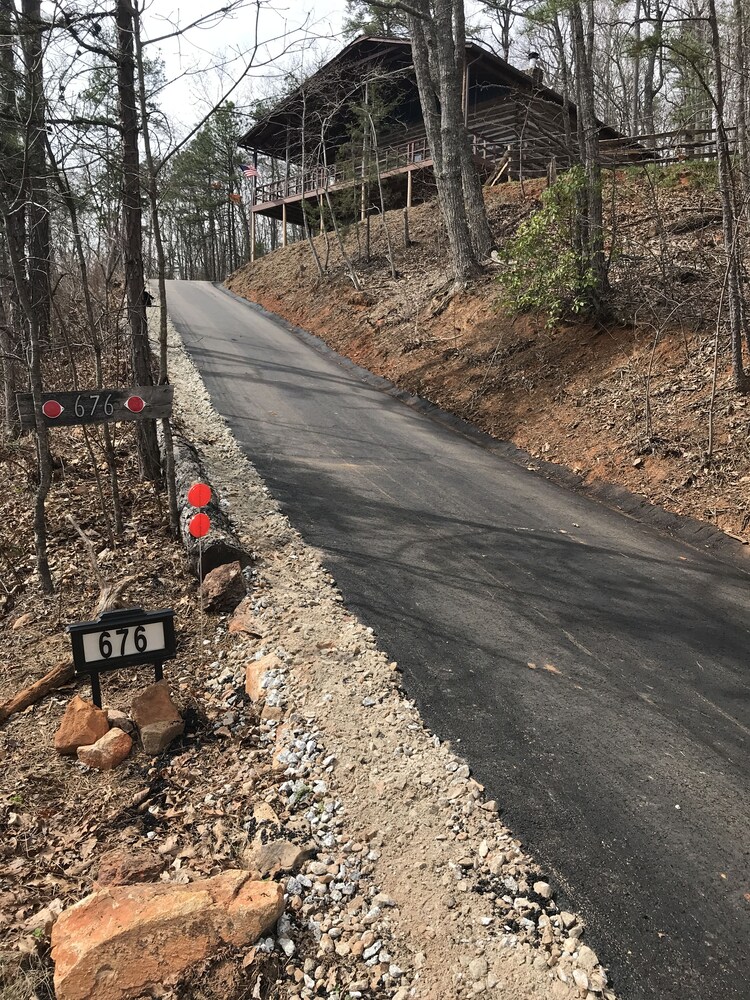 Rustic Log Cabin, renovated w/Awesome views, loft, stone fireplace, fire pit !