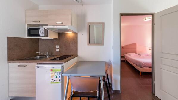 1 bedroom, Internet, linens, wheelchair access