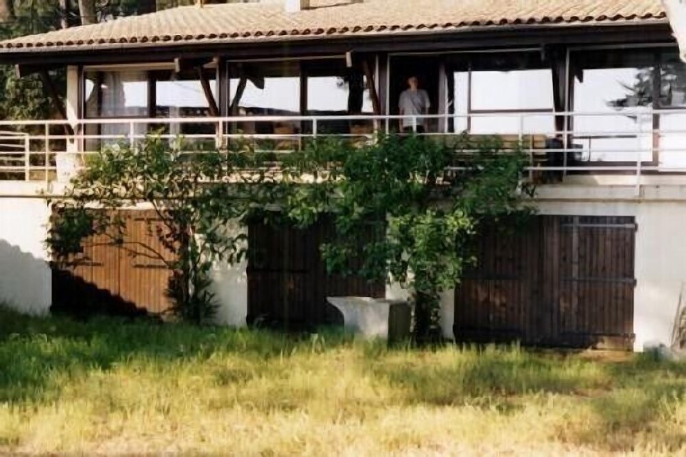 Almost Cap Ferret Island Beautiful Villa With Direct Access to the Arcachon Basin in Lège-Cap-Ferret, France