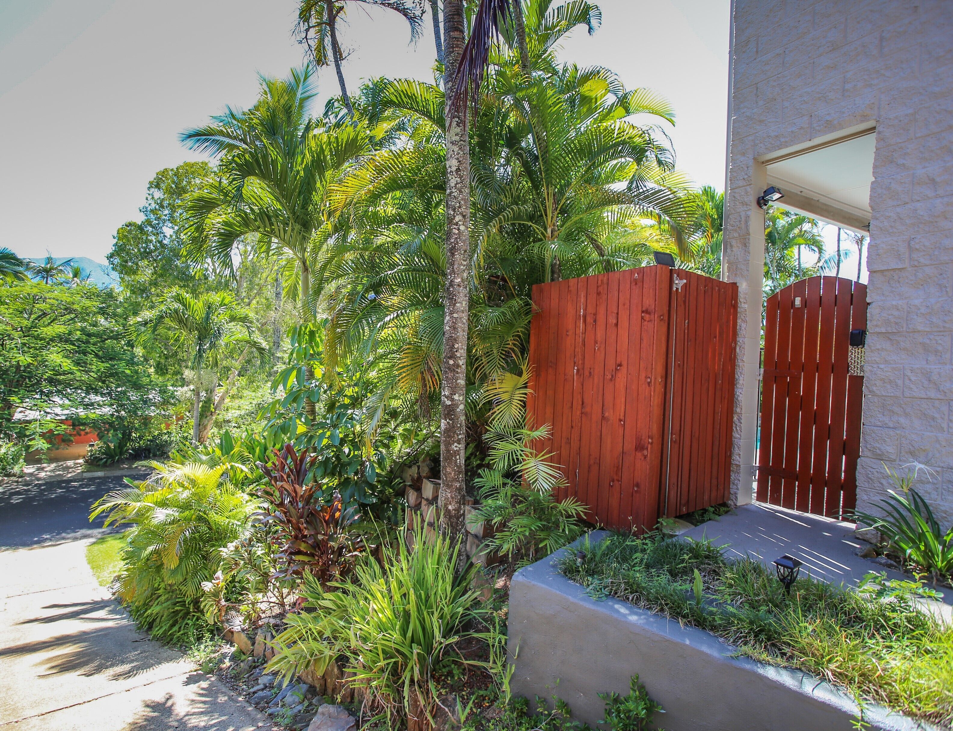 Rain-forest Apartment, Perfect for Families, Business & Sports Groups