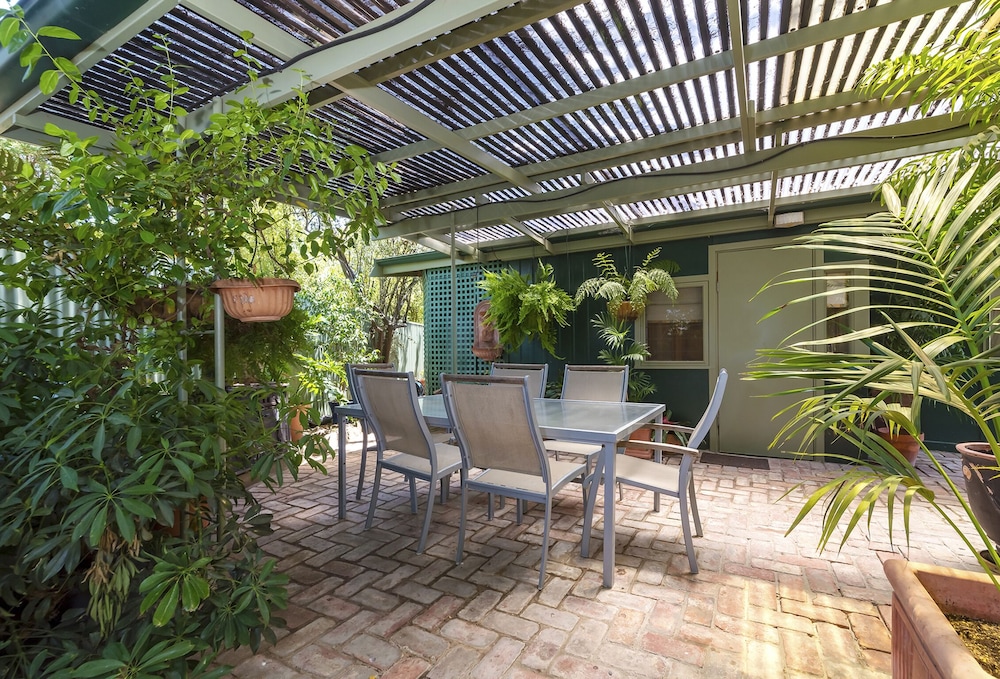 TANUNDA COTTAGES