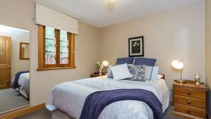 Iron/ironing board, free WiFi, linens
