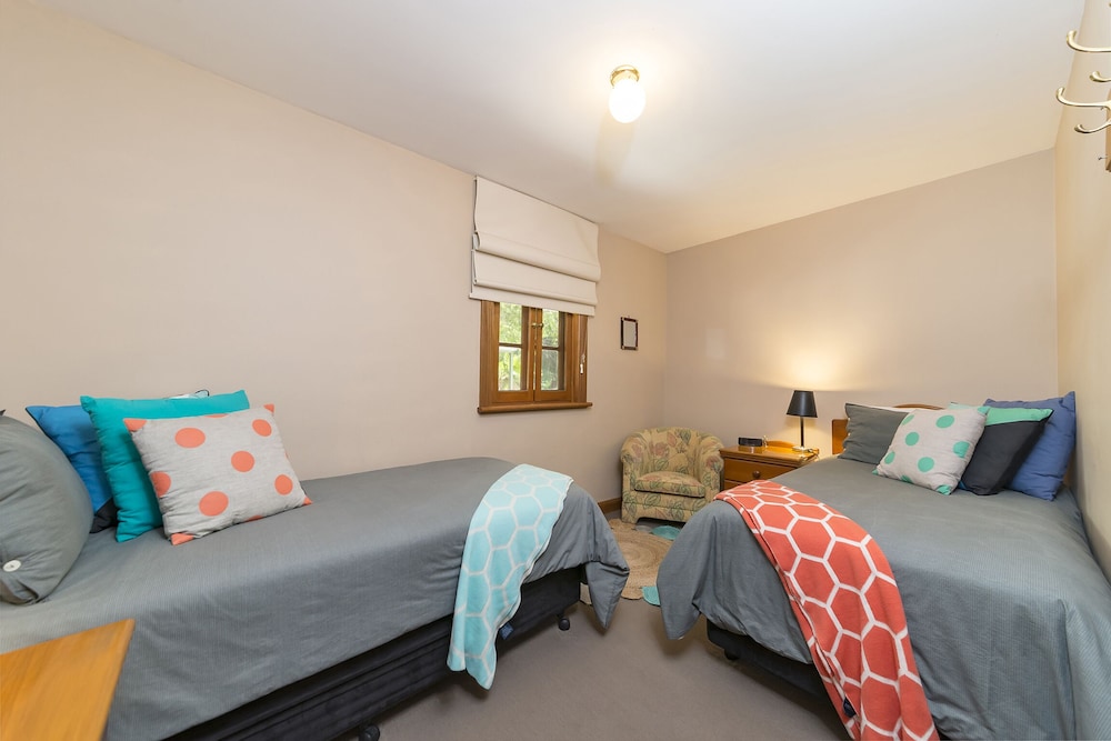 TANUNDA COTTAGES