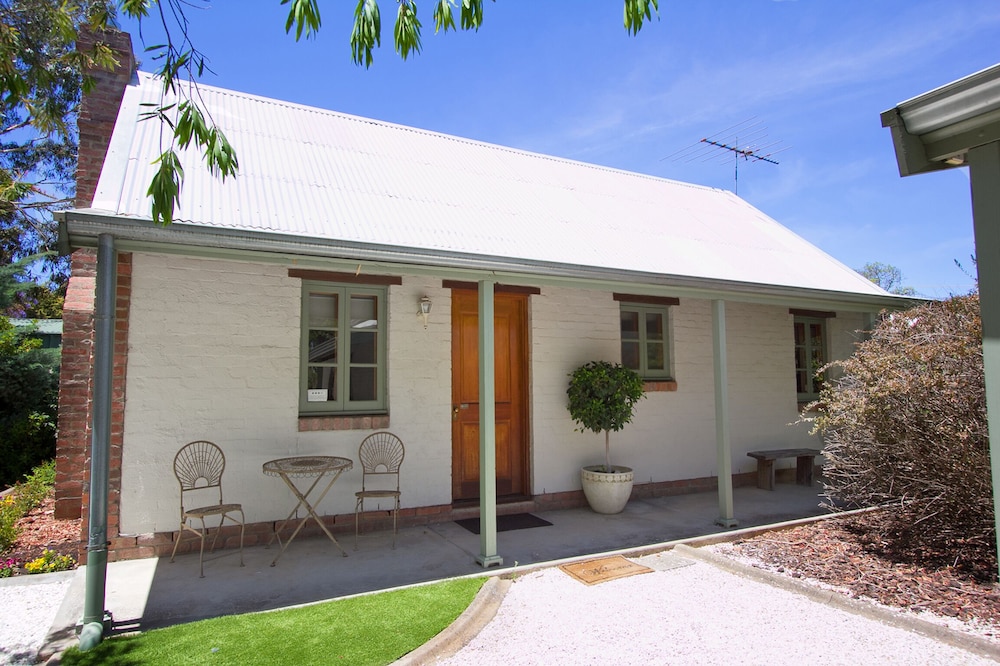 TANUNDA COTTAGES