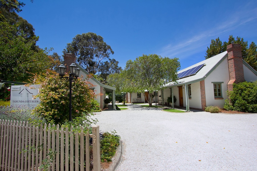 TANUNDA COTTAGES