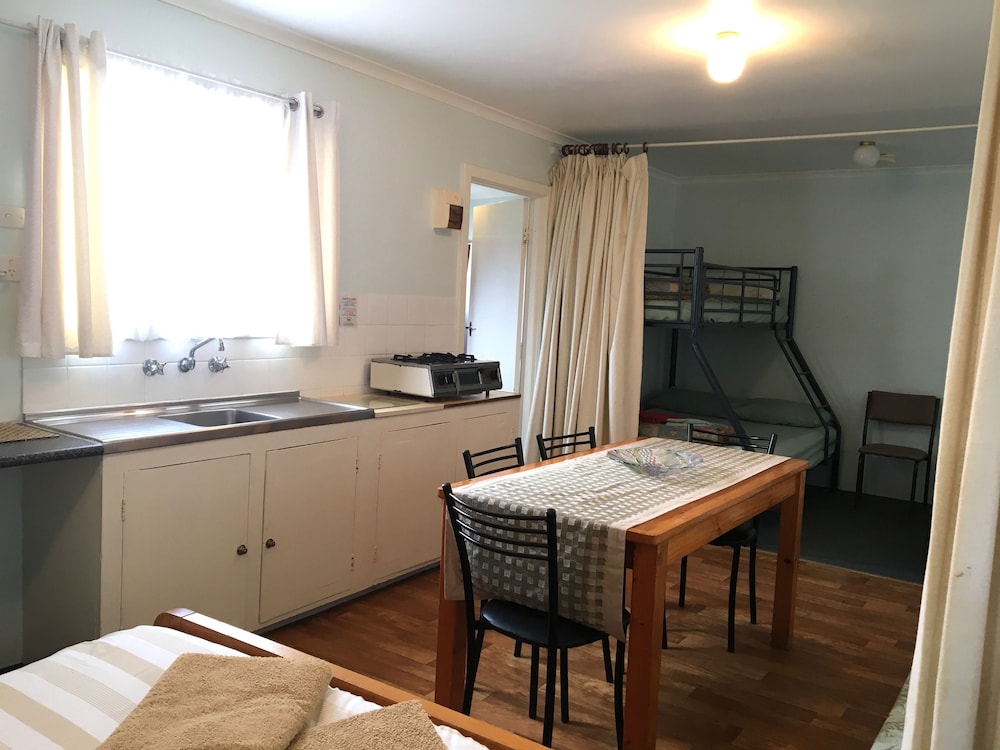 Kingscote Tourist Park and Family Units