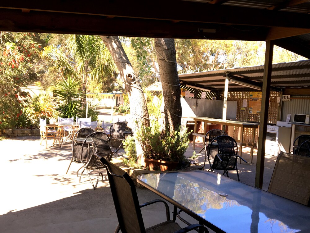 Kingscote Tourist Park and Family Units