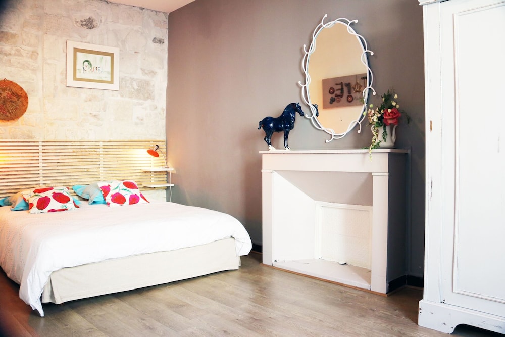 Furniture of charm Saint Remy view and decoration chosen for your