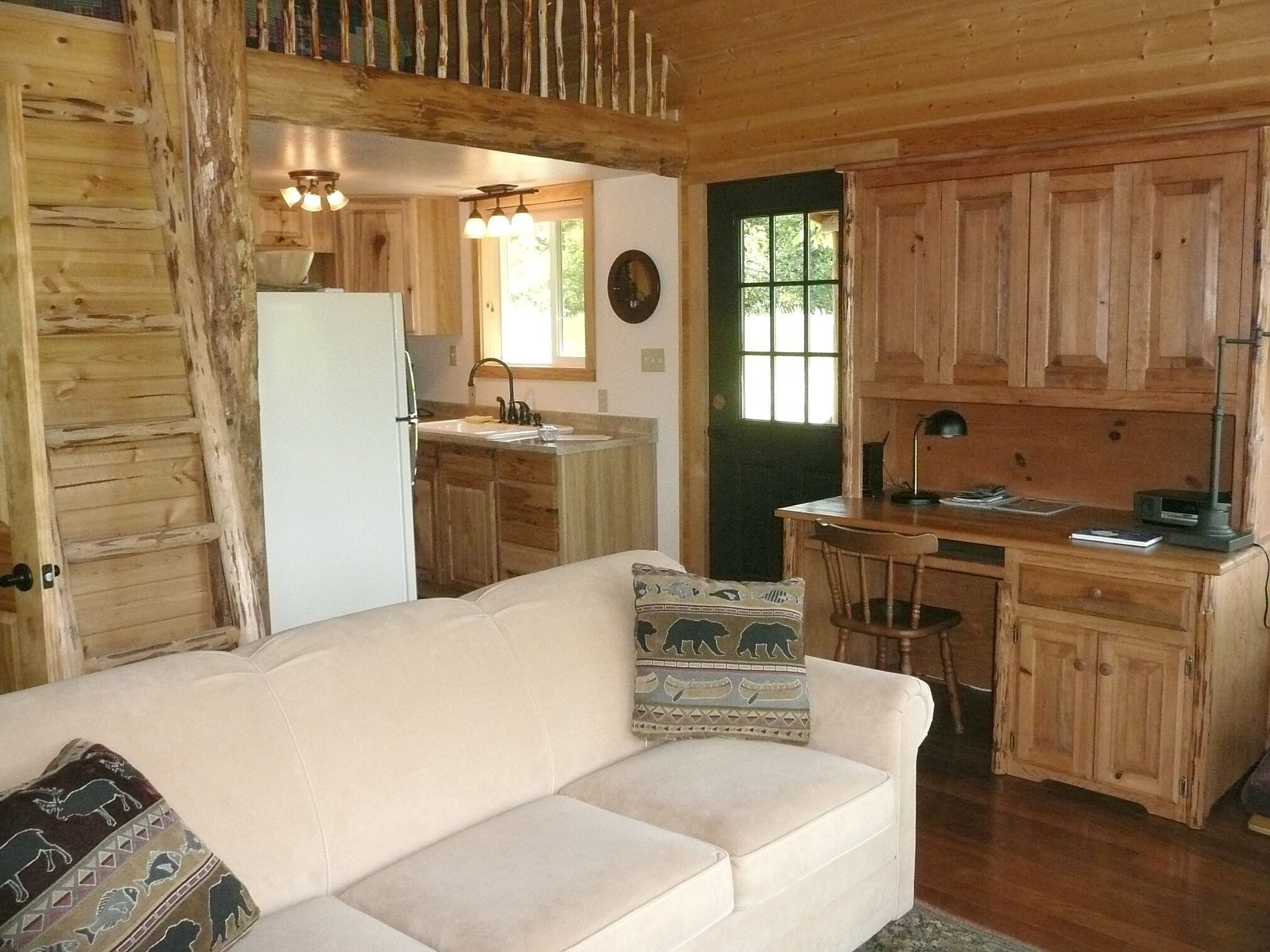 Private Hand-Crafted Country Tiny House. in Port Angeles, United States