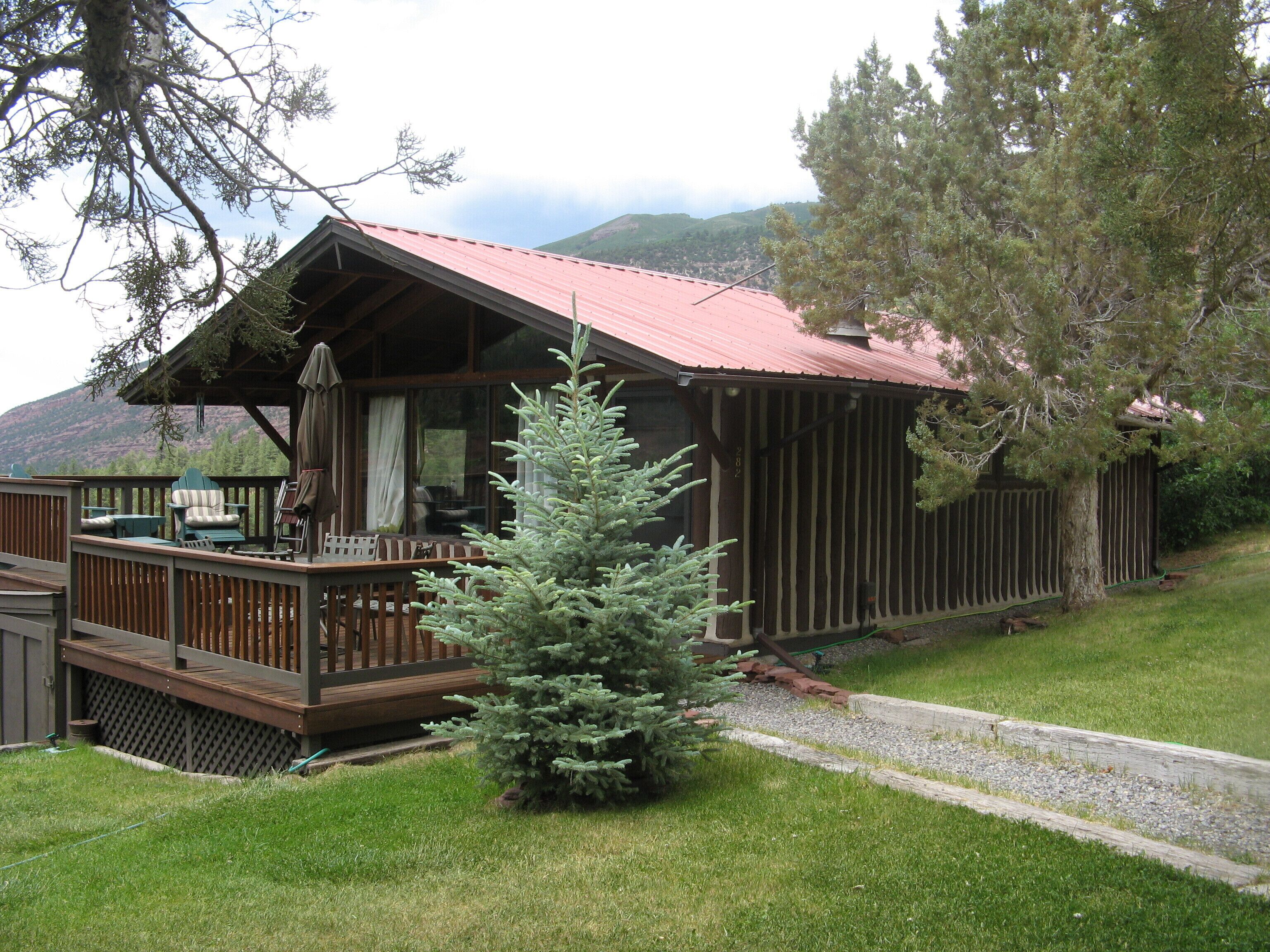 Private Mountain Log Cabin Cabin 3 Miles North Of Ouray in Ouray, United States