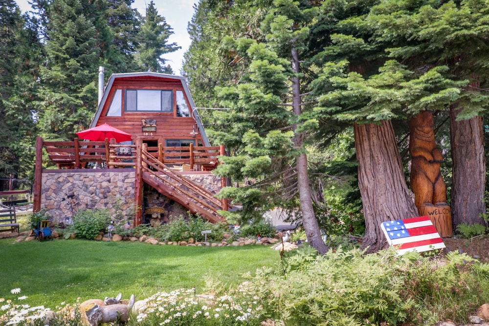 Bright Log Cabin Surrounded By California Pine W Private Hot Tub