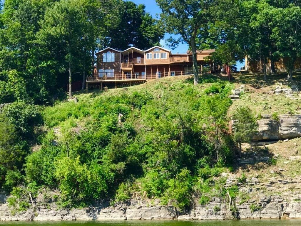 Lake House With A View In Danville Ky Expedia