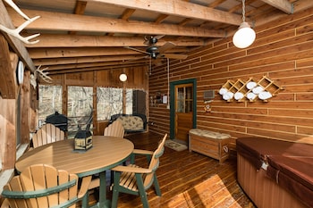 Wise Old Owl Cabin Ski Paoli Peaks Sleep Your Bunch Here 5 Star