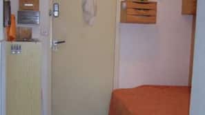 Iron/ironing board
