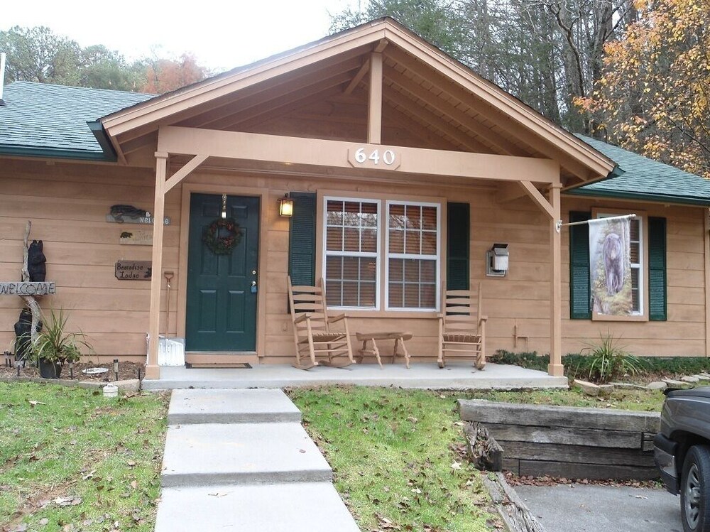 The lodge is located near the Glades Arts & Crafts area