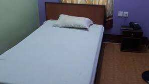 1 bedroom, in-room safe, desk, free WiFi