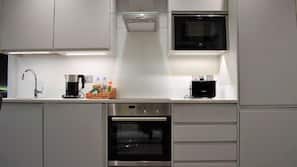 Fridge, microwave, oven, hob