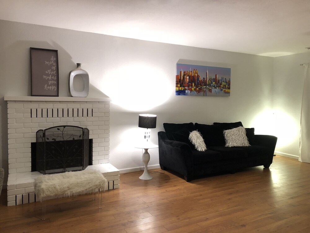 Whole House Modern Plush Spacious 3 2 Newly Remodeled 1 Mile