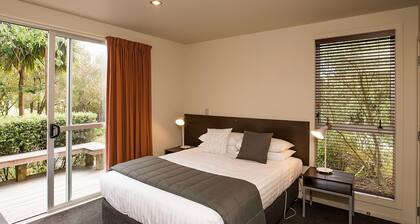 The Claremont Motels & Apartments