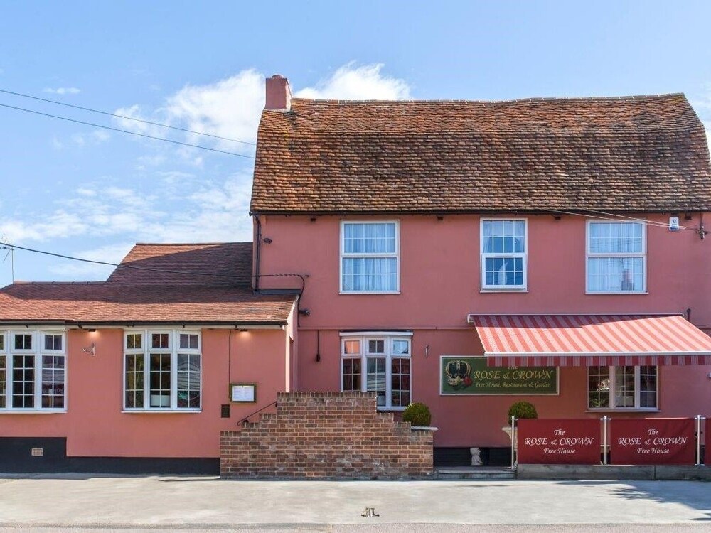 The Rose Crown Free House In Clacton On Sea Hotel Rates Reviews On Orbitz The Rose Crown Free House In Clacton On Sea Hotel Rates Reviews On Orbitz