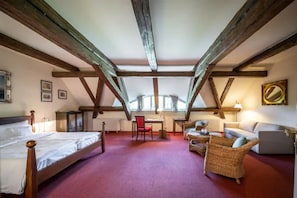 Double or Twin Room | Hypo-allergenic bedding, in-room safe, individually decorated